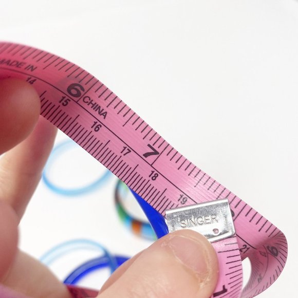 625 Six Vintage Lucite Blue Bangle Bracelet set - Picture 4 of 9